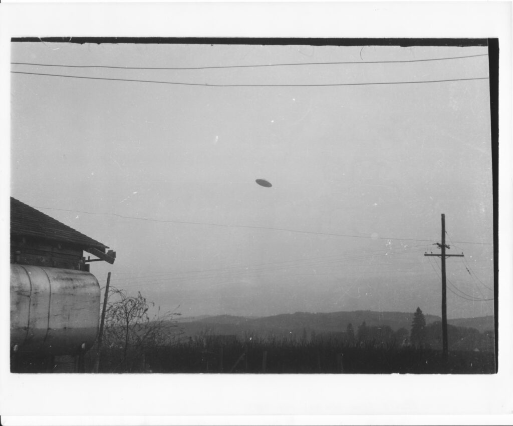 photographies de McMinnville UFO photographs (ferme des Trent, Oregon, 1950)